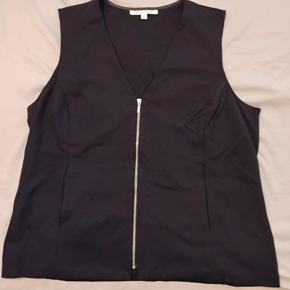 TravelSmith Black Vest Sleeveless Top dark academia vampy goth